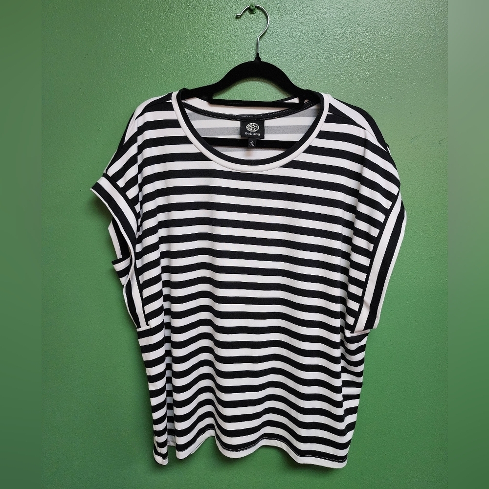 Bobeau Black & White Striped Short Sleeve Top – Size Large